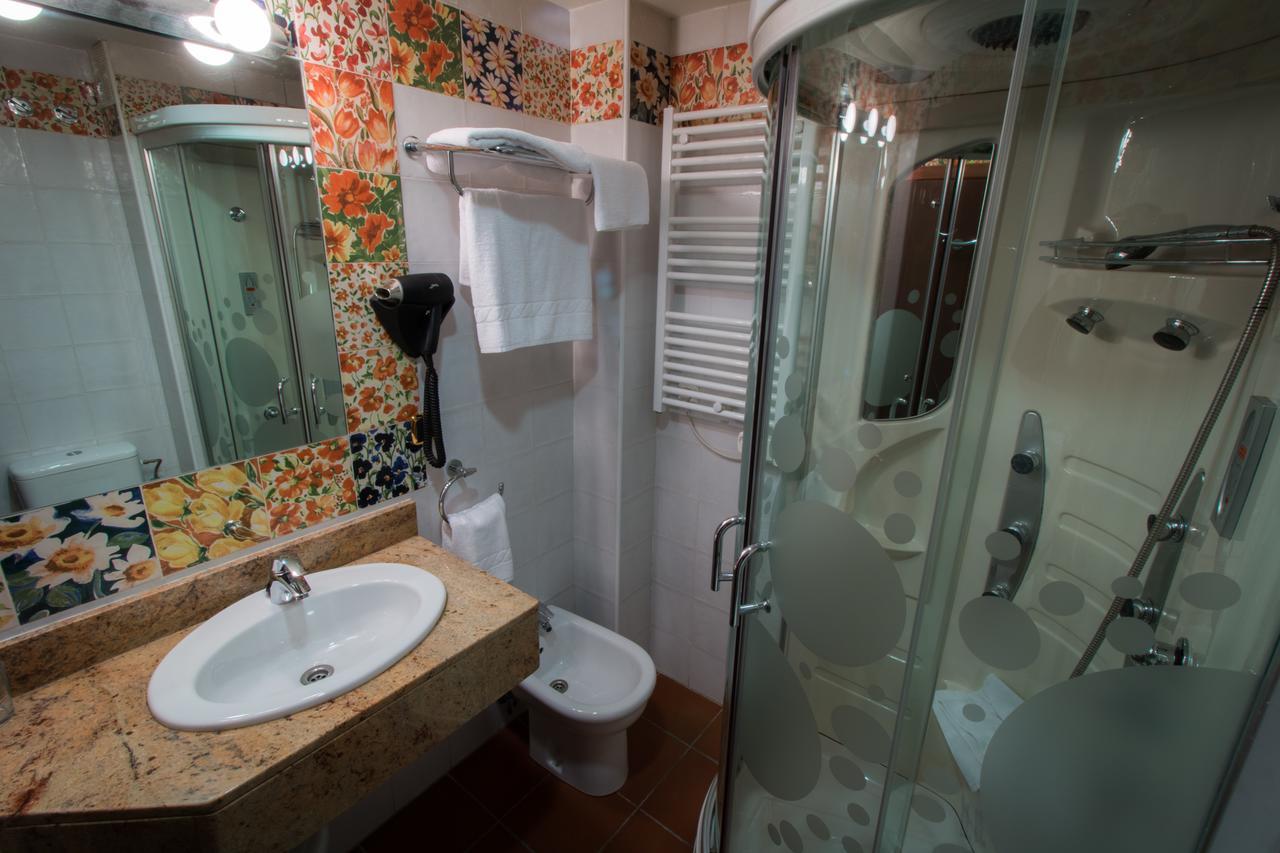 Adeko Hotel Barakaldo Eksteriør bilde